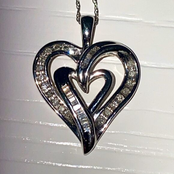 10K White Gold SUN Diamond Double Heart Necklace 18" Chain - Picture 8 of 16